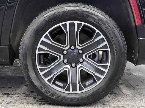 Used 2024 Jeep Wagoneer 4WD w/ Premium Group I image 44