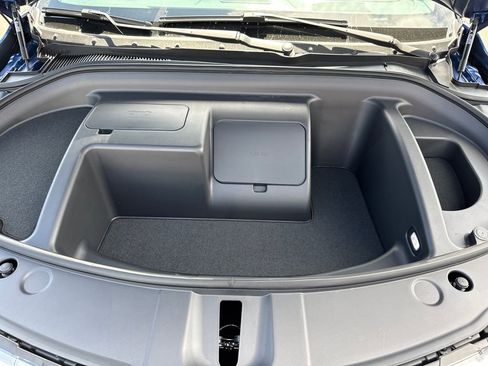 New 2025 VinFast VF 8 Eco AWD/4WD image 9