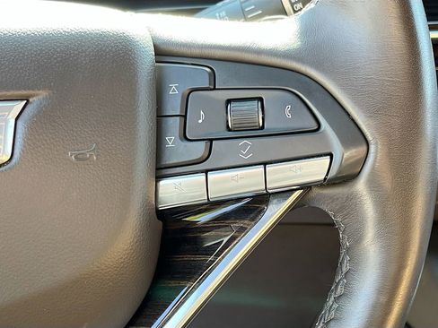 Used 2023 Cadillac Escalade Premium Luxury image 20
