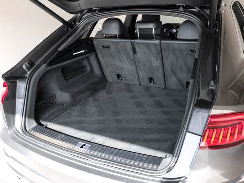 Used 2019 Audi Q8 Prestige image 50