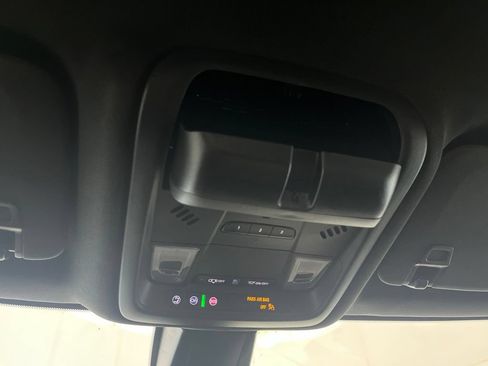 Used 2025 Chevrolet Blazer RS FWD image 76