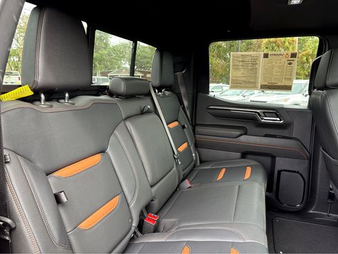 Used 2024 GMC Sierra 1500 AT4 w/ Technology Package image 11