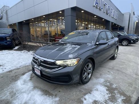 Used 2024 Volkswagen Jetta SE image 4