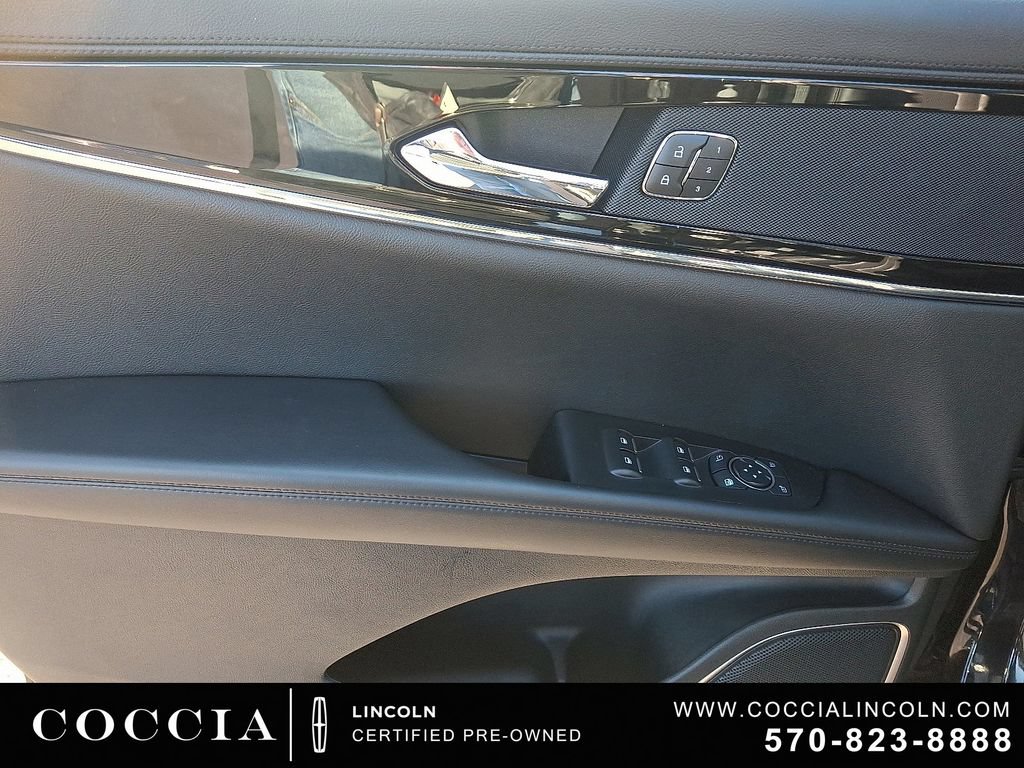 Used 2023 Lincoln Nautilus Reserve AWD/4WD image 12
