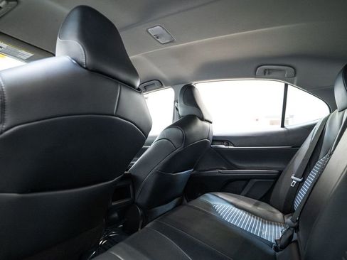 Used 2022 Toyota Camry SE image 14