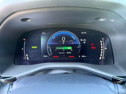 Used 2026 Toyota Camry Hybrid FWD image 4