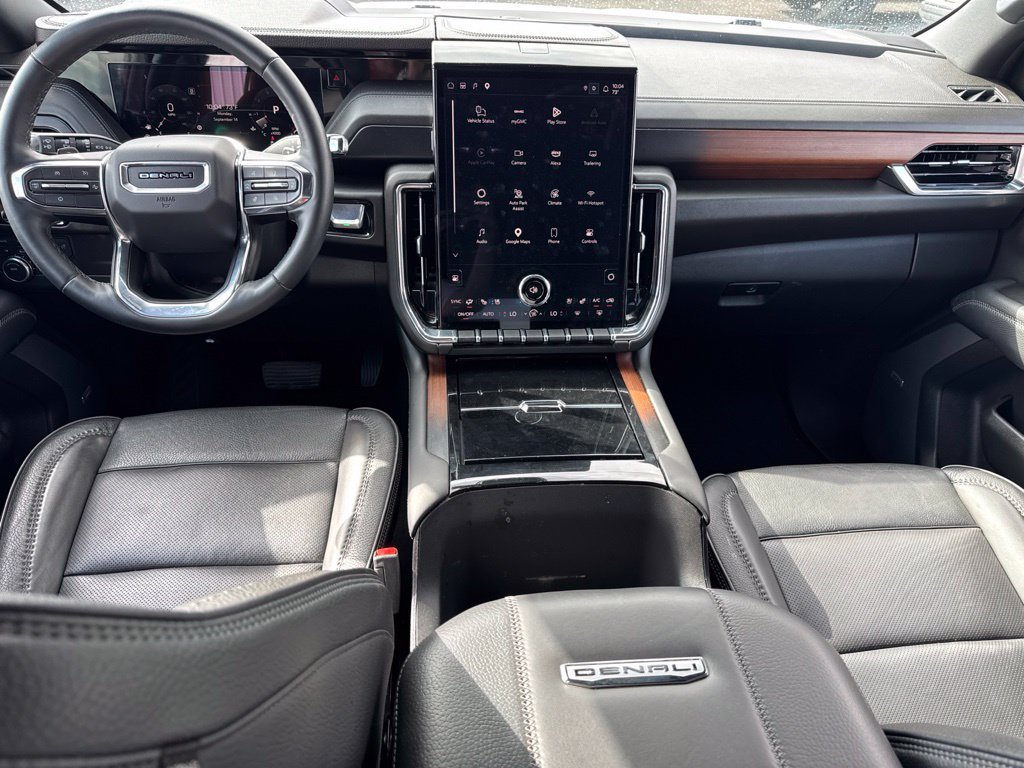 Used 2025 GMC Yukon Denali AWD/4WD image 17