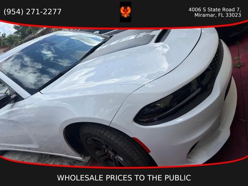 Used 2023 Dodge Charger SXT RWD image 2