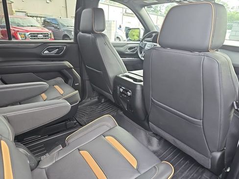 Used 2024 GMC Yukon AT4 w/ AT4 Premium Plus Package AWD/4WD image 11