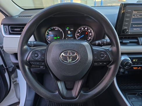 Used 2022 Toyota RAV4 XLE image 13