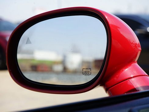 Used 2016 Dodge Challenger R/T w/ Driver Convenience Group image 26