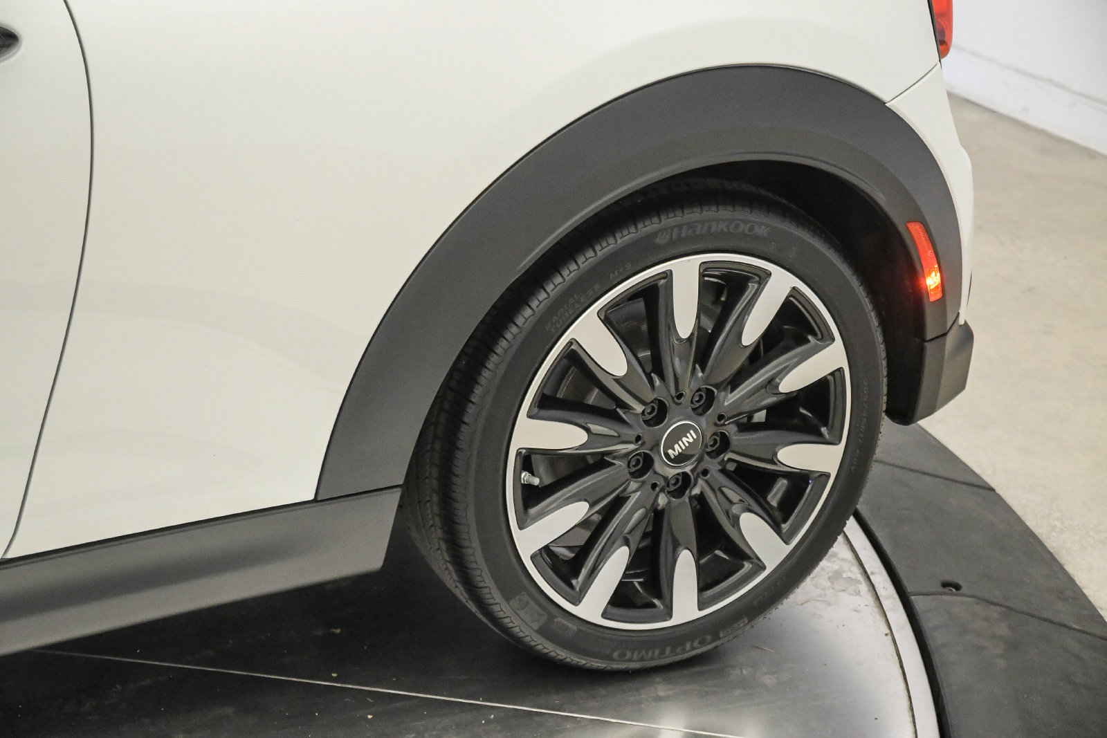Used 2024 MINI Cooper S FWD image 10