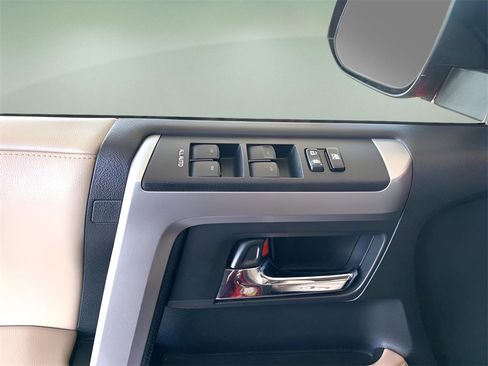 Used 2022 Toyota 4Runner SR5 Premium image 12