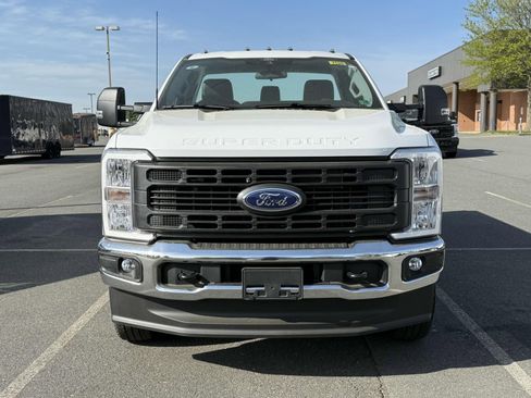 New 2025 Ford F250 XL w/ XL Chrome Package image 6
