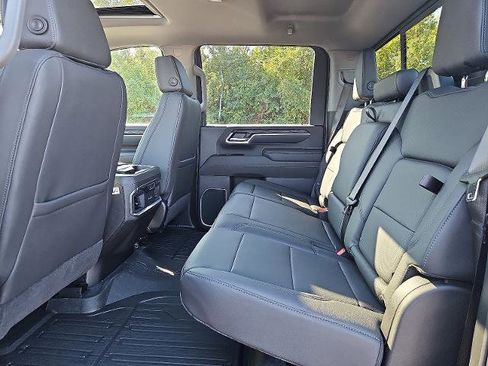 New 2026 GMC Sierra 2500 SLT image 8