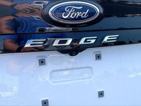 Used 2023 Ford Explorer Limited w/ Limited Technology Package AWD/4WD image 31