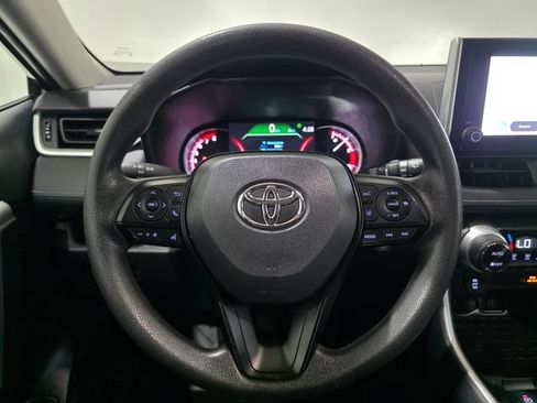 Used 2025 Toyota RAV4 XLE AWD/4WD image 16