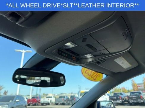 Used 2023 GMC Acadia SLT image 25