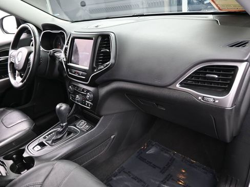 Used 2021 Jeep Cherokee Latitude Lux w/ Comfort/Convenience Group FWD image 41