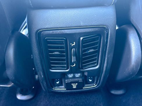 Used 2020 Jeep Grand Cherokee Overland image 21