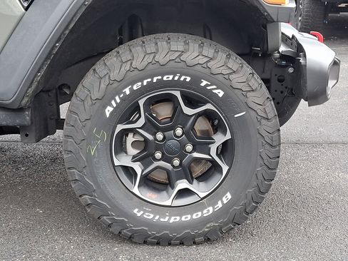 Used 2023 Jeep Wrangler Unlimited Rubicon w/ Cold Weather Group image 8