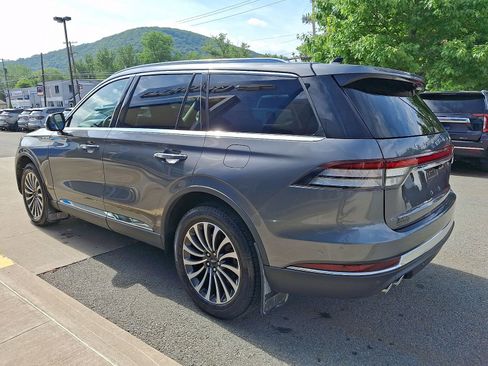 Used 2024 Lincoln Aviator AWD w/ Premium Package image 4