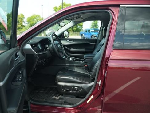 Used 2022 Jeep Grand Cherokee L Limited AWD/4WD image 12