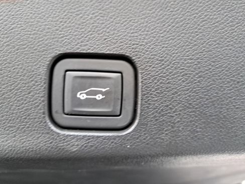 Used 2024 GMC Acadia Elevation w/ Luxury Package image 14