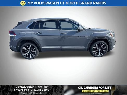 New 2026 Volkswagen Atlas Cross Sport SEL Premium R-Line image 2