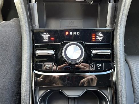 New 2025 Jeep Grand Cherokee Overland image 34