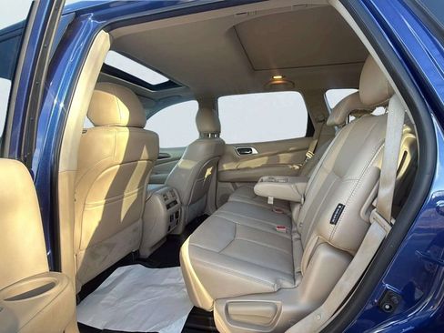 Used 2018 Nissan Pathfinder Platinum w/ Cargo Package image 17