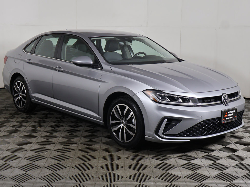 Used 2025 Volkswagen Jetta SE FWD image 45