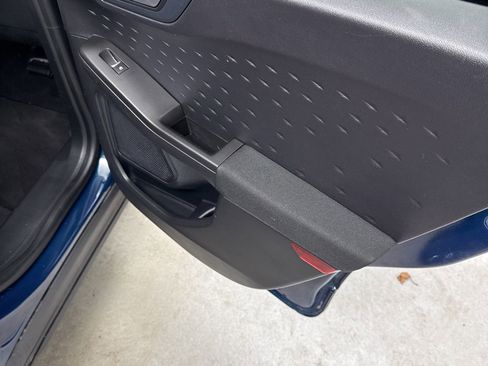 Used 2020 Ford Escape SE image 33