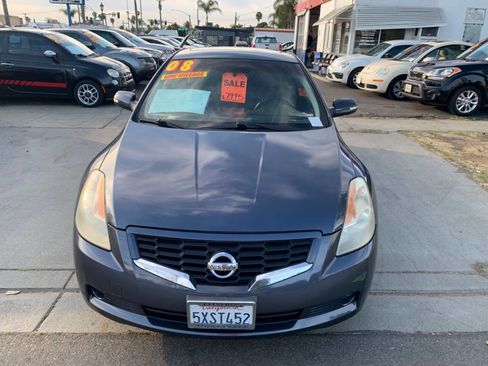 Used 2008 Nissan Altima 3.5 SE FWD image 2