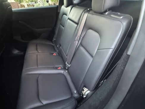 Used 2024 Tesla Model Y Long Range RWD image 12