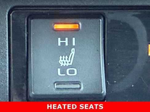 Used 2021 Toyota RAV4 XLE w/ Convenience Package image 17