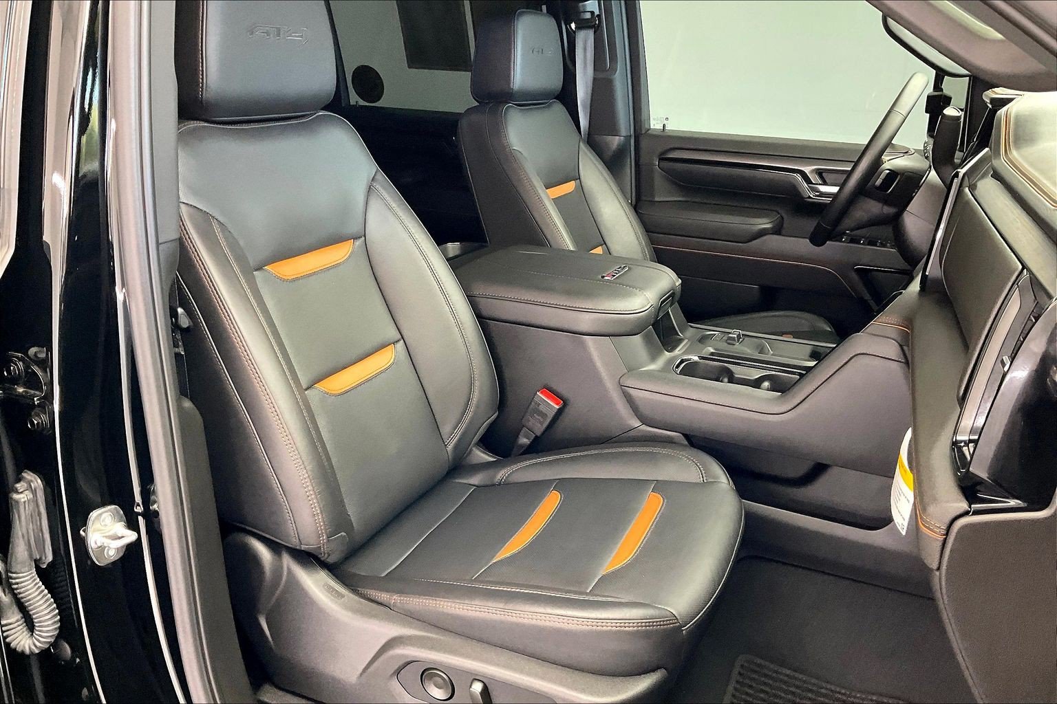 Used 2026 GMC Sierra 2500 AT4 w/ AT4 Premium Plus Package AWD/4WD image 6