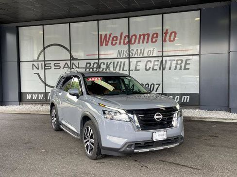 Certified 2024 Nissan Pathfinder Platinum AWD/4WD image 1