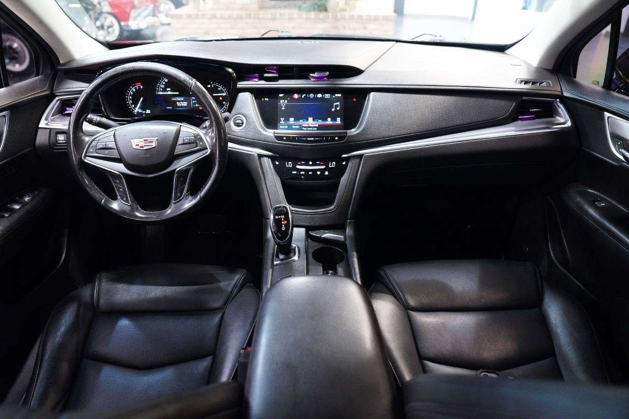 Used 2018 Cadillac XT5 Luxury w/ LPO, Black Ice Package FWD image 26