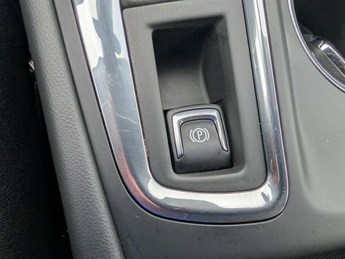 Used 2022 Chevrolet Equinox LT FWD image 23