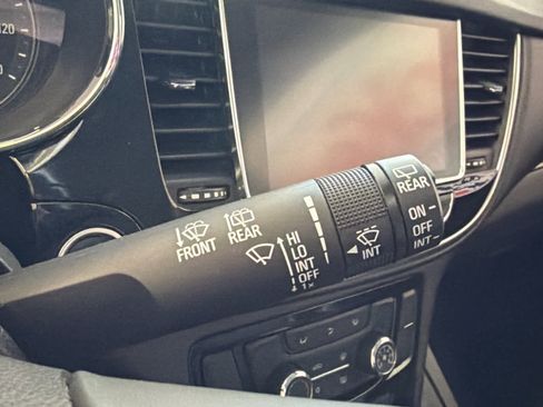 Used 2021 Buick Encore Preferred FWD image 38
