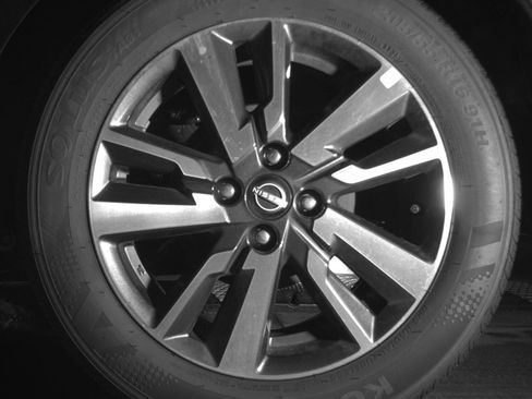 Used 2025 Nissan Versa SV image 14