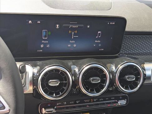 New 2026 Mercedes-Benz GLB 250 image 11