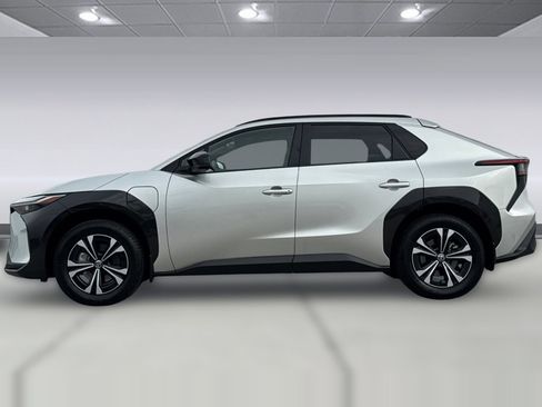 Certified 2023 Toyota bZ4X XLE image 6