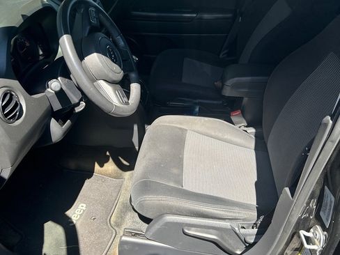 Used 2017 Jeep Patriot Latitude FWD image 7