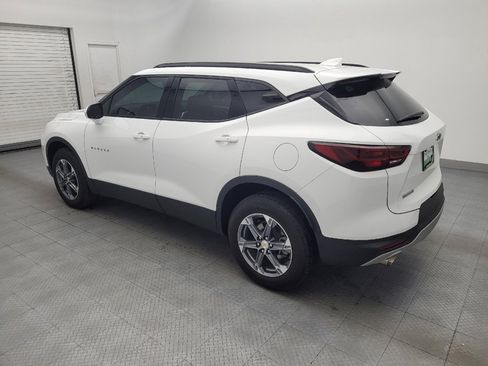 Used 2024 Chevrolet Blazer LT w/ Convenience Package FWD image 3