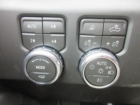 New 2026 GMC Sierra 2500 AT4 image 18