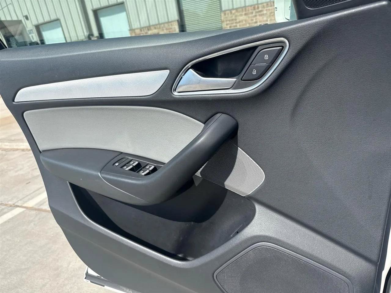 Used 2018 Audi Q3 2.0T Premium w/ Convenience Package FWD image 28