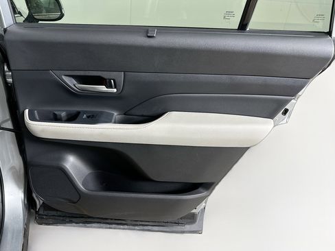 Used 2025 Toyota Grand Highlander FWD image 32