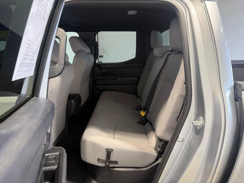 Certified 2024 Toyota Tacoma SR5 AWD/4WD image 18
